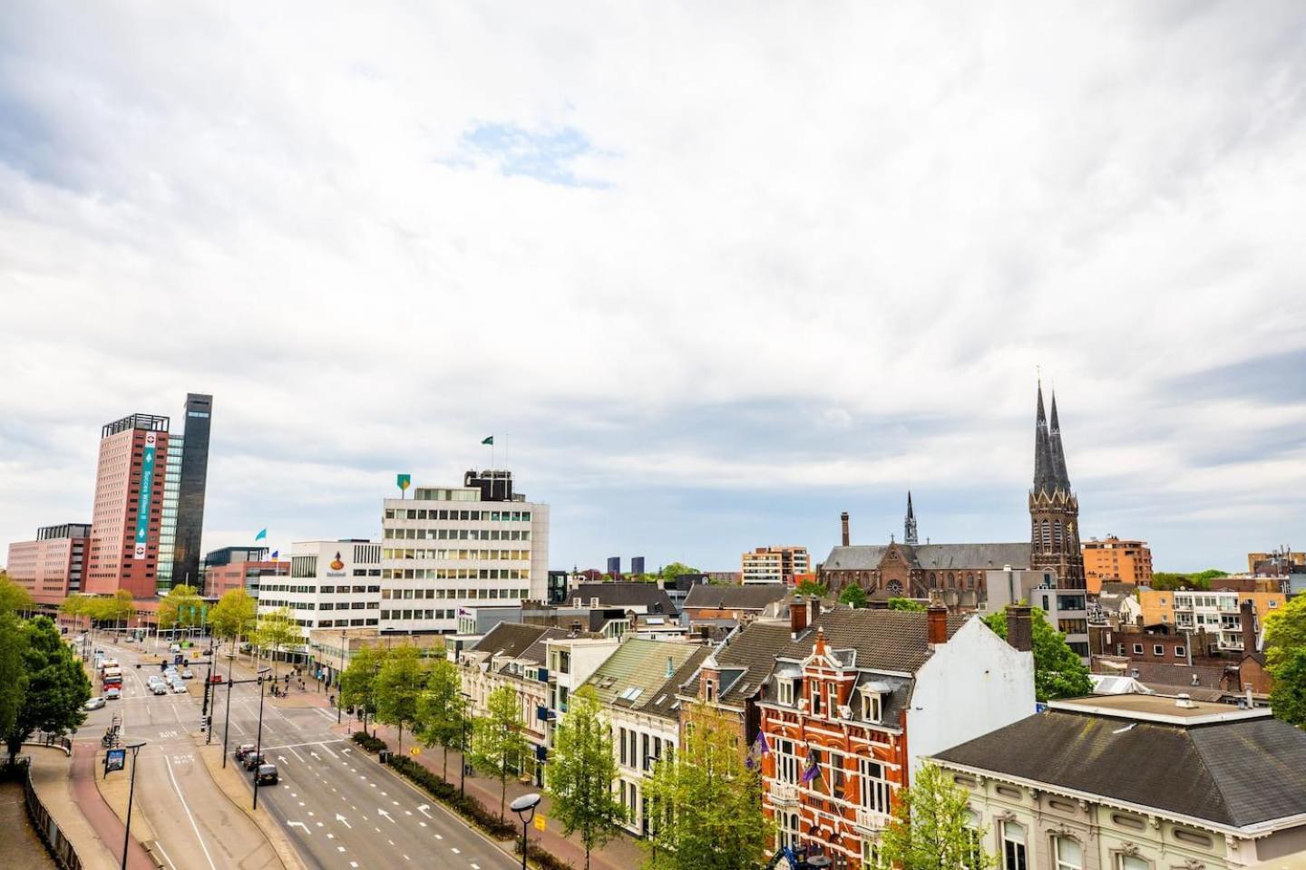 Petite Room With Wifi, Ac, And Shared Kitchen Tilburg Exteriör bild
