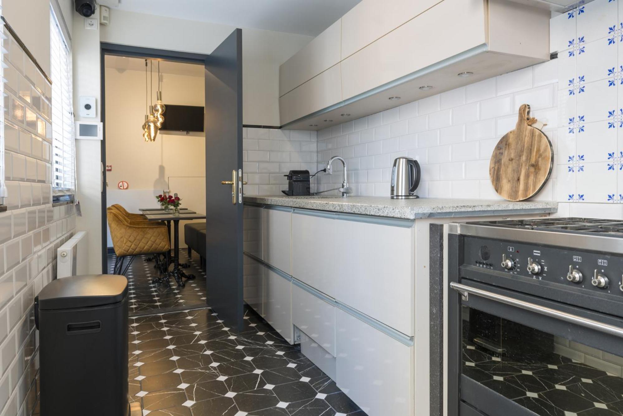 Petite Room With Wifi, Ac, And Shared Kitchen Tilburg Exteriör bild