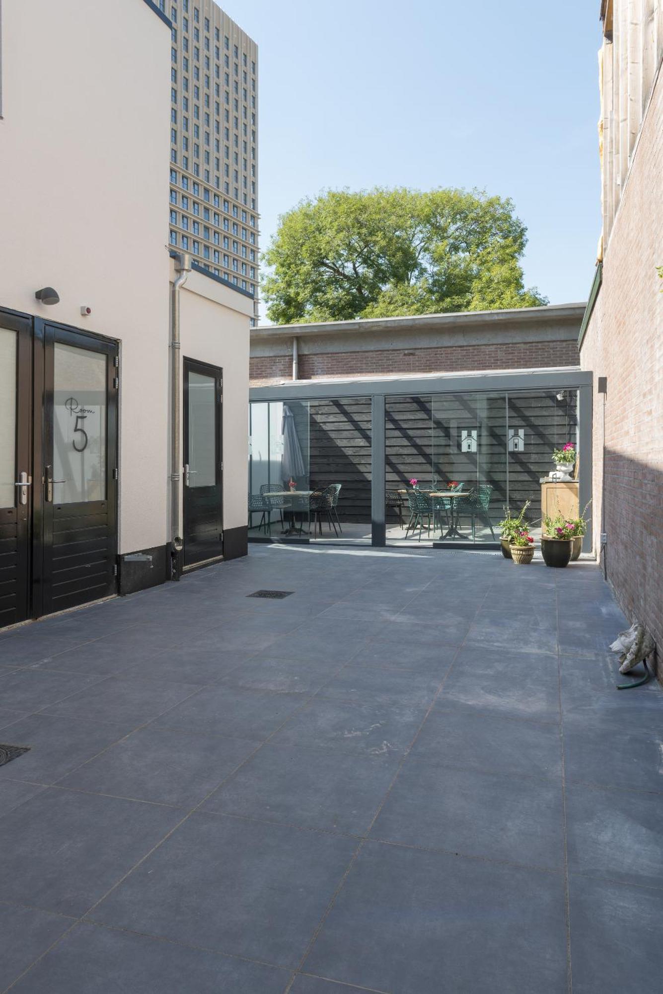 Petite Room With Wifi, Ac, And Shared Kitchen Tilburg Exteriör bild