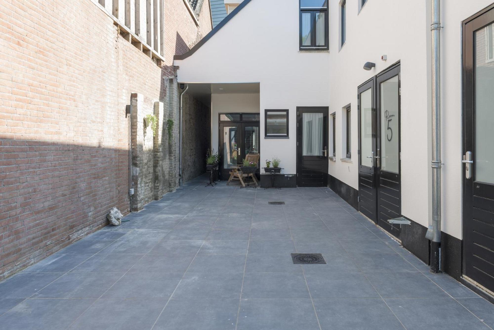 Petite Room With Wifi, Ac, And Shared Kitchen Tilburg Exteriör bild